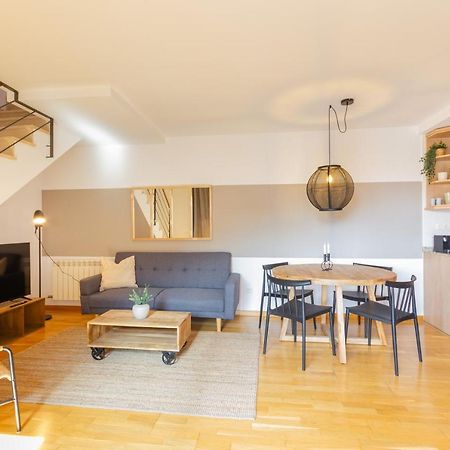 Ferienwohnung Elegante Duplex En Terrassa, Barcelona Exterior foto