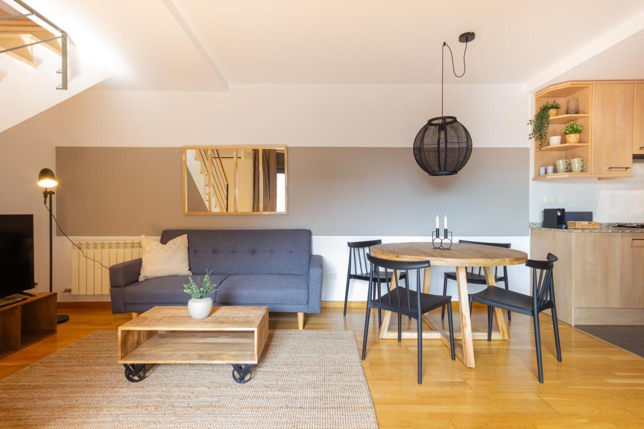 Ferienwohnung Elegante Duplex En Terrassa, Barcelona Exterior foto